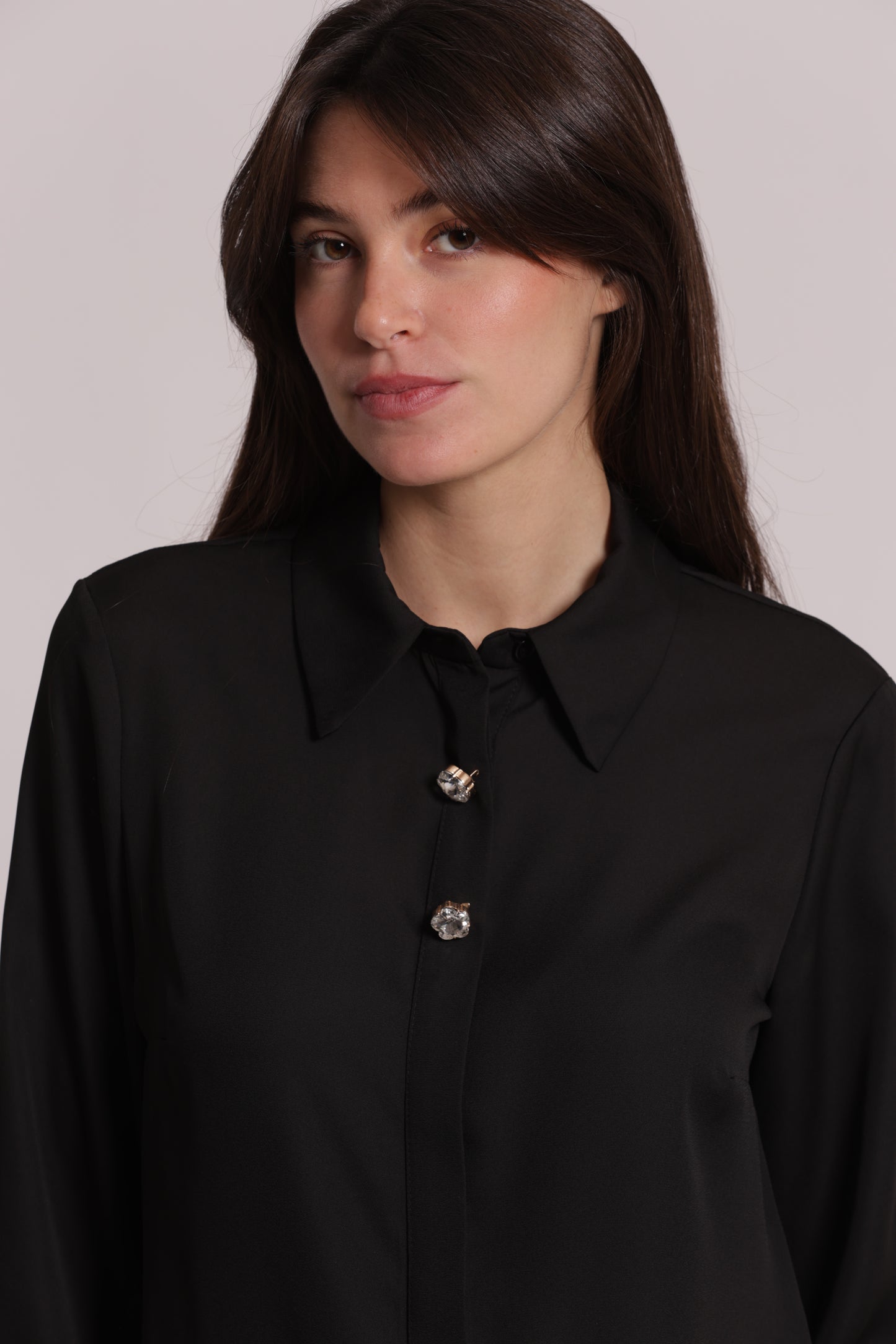 CAMICIA IN GEORGETTE CON BOTTONI GIOIELLO