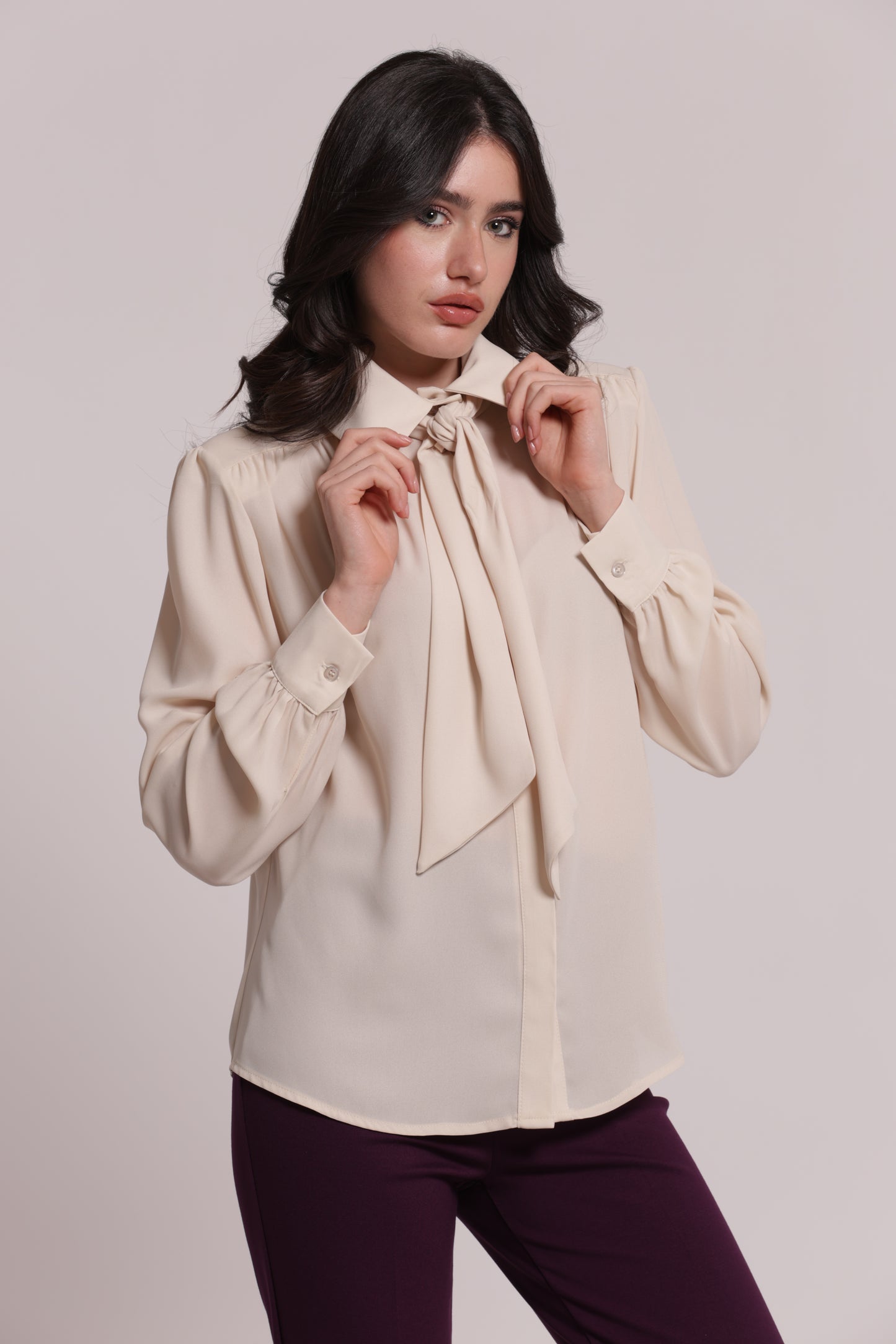 BLUSA CON SPALLINE E FIOCCO