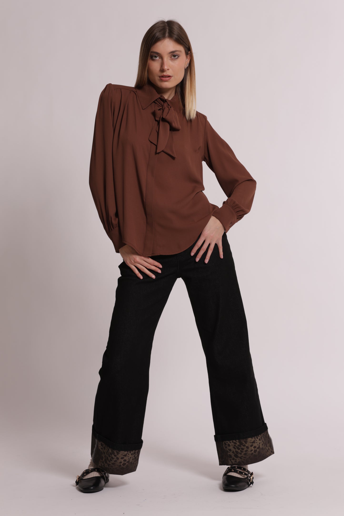 BLUSA CON SPALLINE E FIOCCO