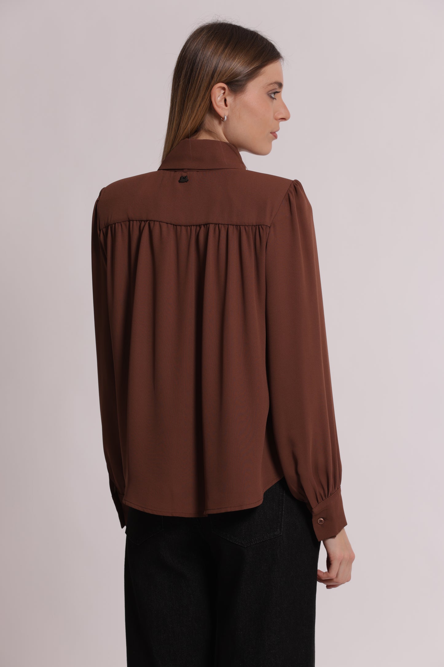 BLUSA CON SPALLINE E FIOCCO