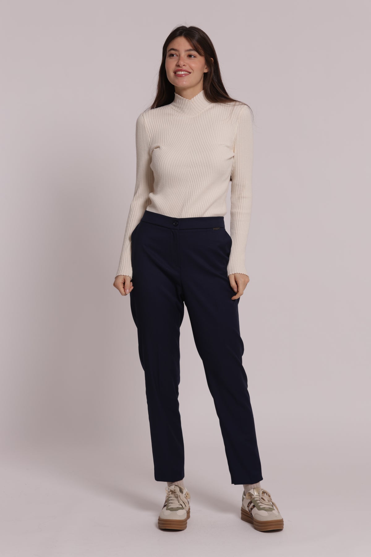 PANTALONE SIGARETTA CON ELASTICO DIETRO TESSUTO VANZ