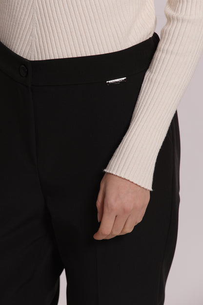 PANTALONE SIGARETTA CON ELASTICO DIETRO IN TESSUTO TECNICO