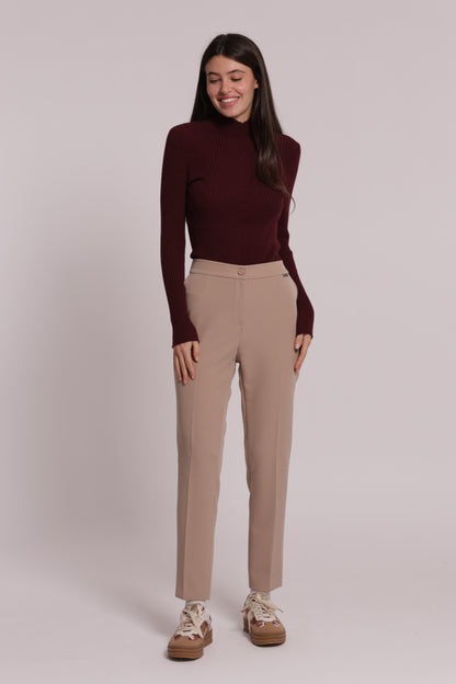 PANTALONE SIGARETTA CON ELASTICO DIETRO IN TESSUTO TECNICO
