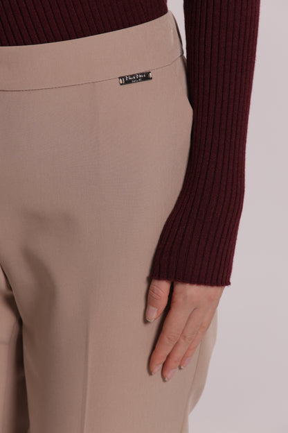 PANTALONE SIGARETTA CON ELASTICO DIETRO IN TESSUTO TECNICO