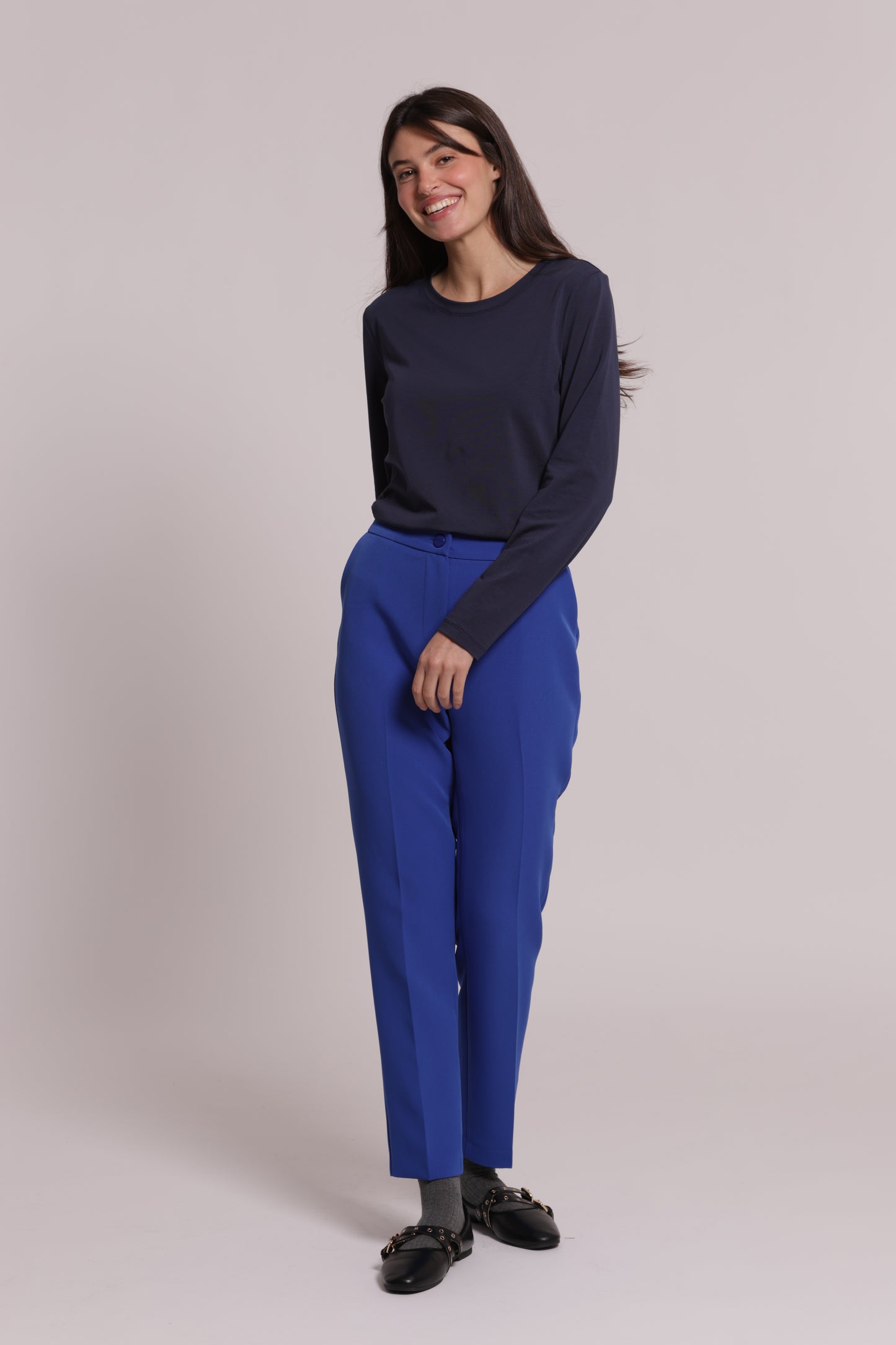 PANTALONE SIGARETTA CON ELASTICO DIETRO IN TESSUTO TECNICO