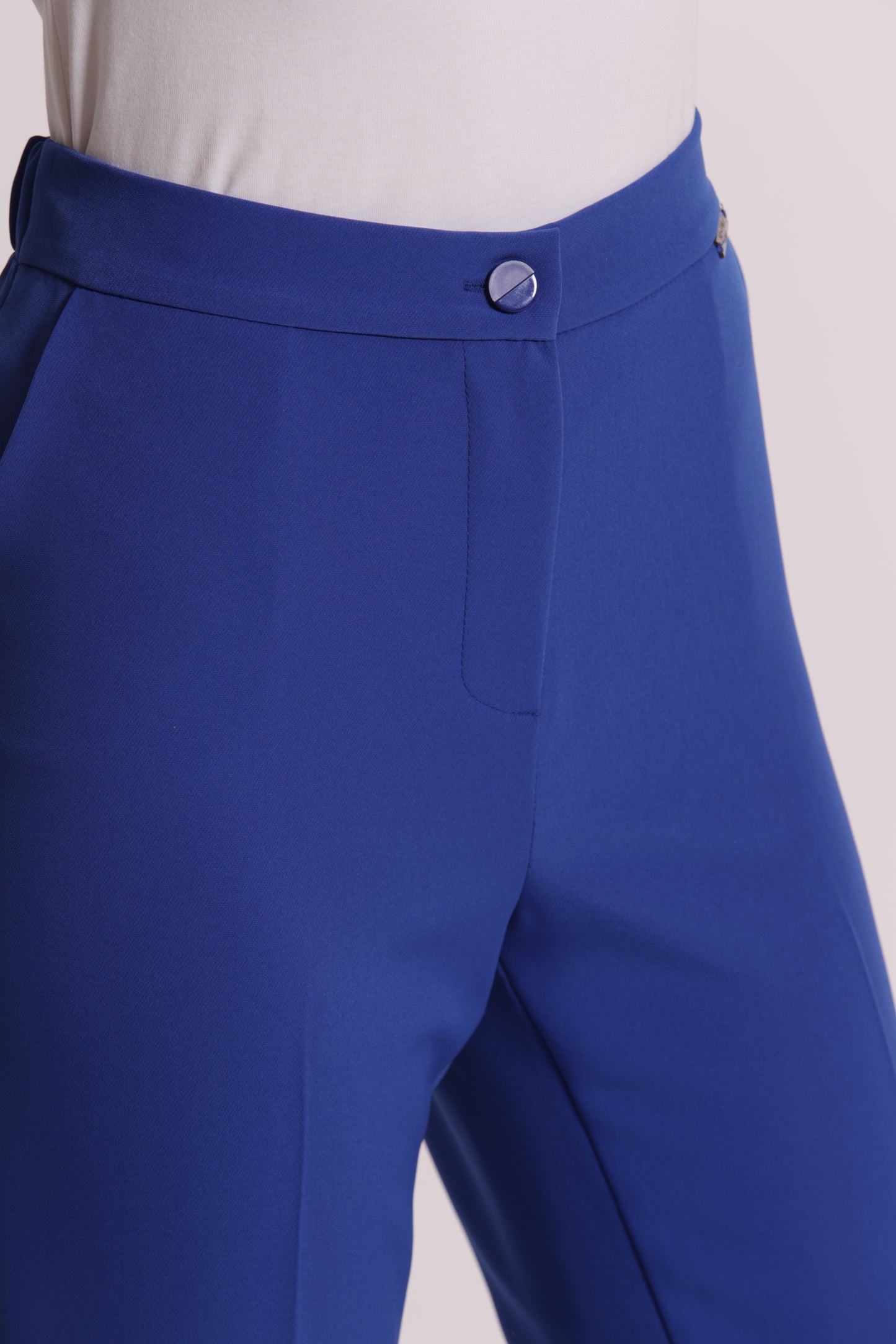PANTALONE SIGARETTA CON ELASTICO DIETRO IN TESSUTO TECNICO