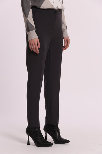 PANTALONE SIGARETTA CON ELASTICO DIETRO IN TESSUTO TECNICO
