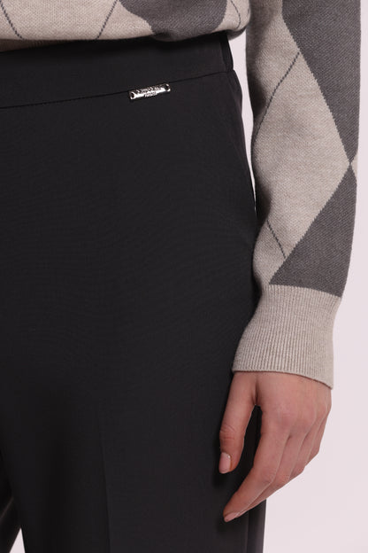 PANTALONE SIGARETTA CON ELASTICO DIETRO IN TESSUTO TECNICO