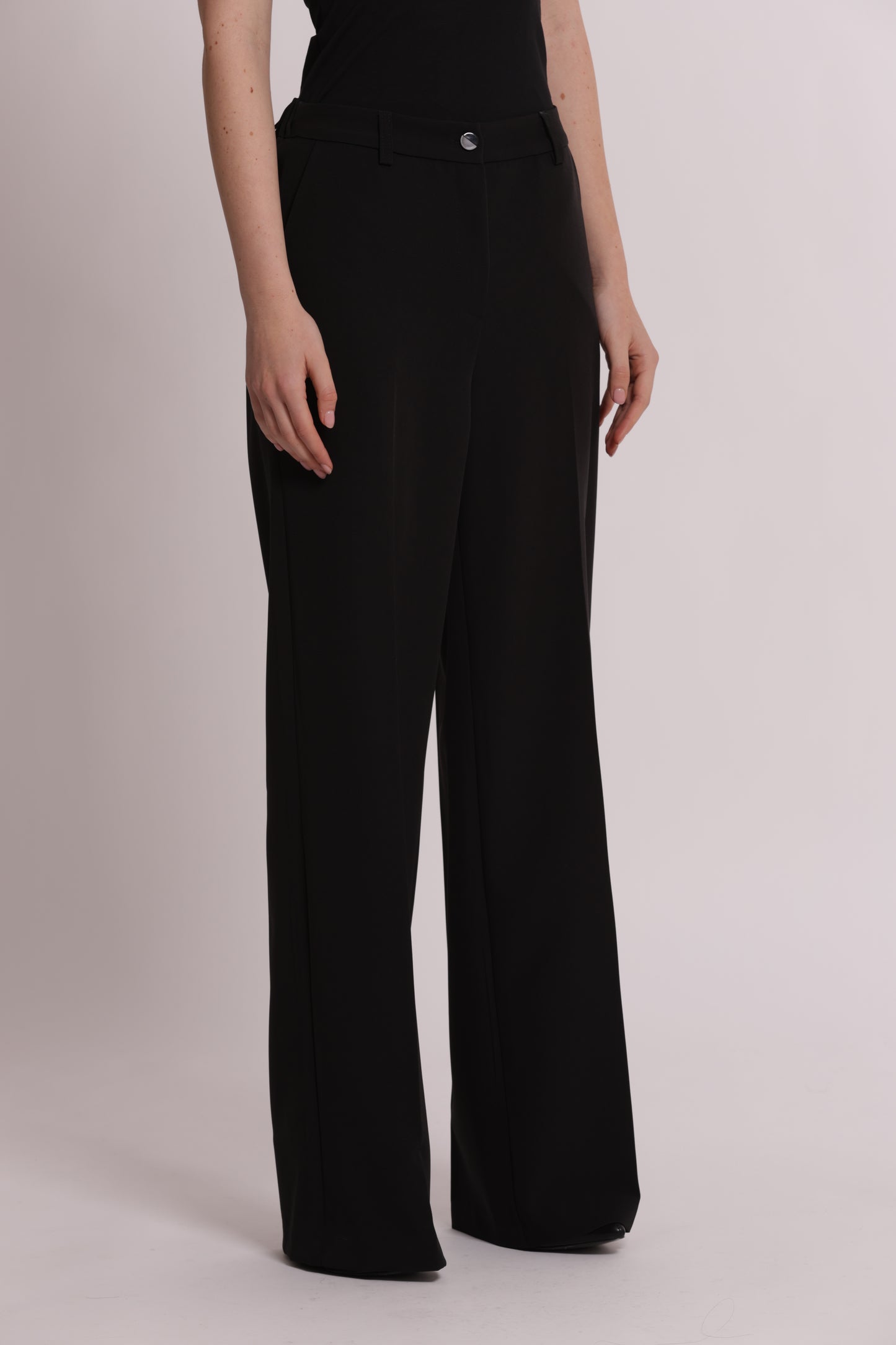 PANTALONE PALAZZO CON ELASTICO DIETRO IN TESSUTO TECNICO