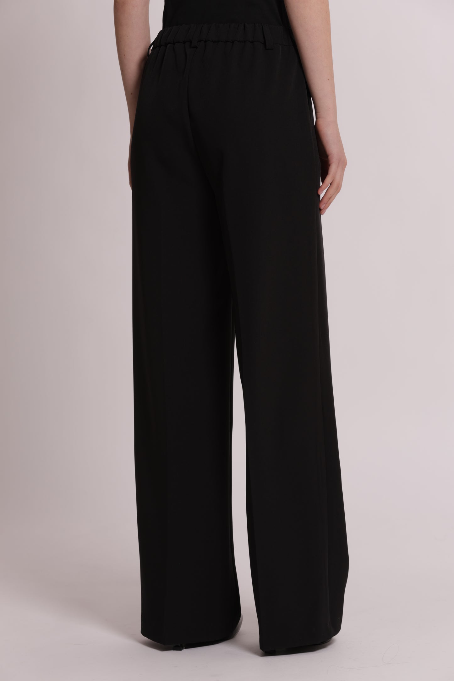 PANTALONE PALAZZO CON ELASTICO DIETRO IN TESSUTO TECNICO
