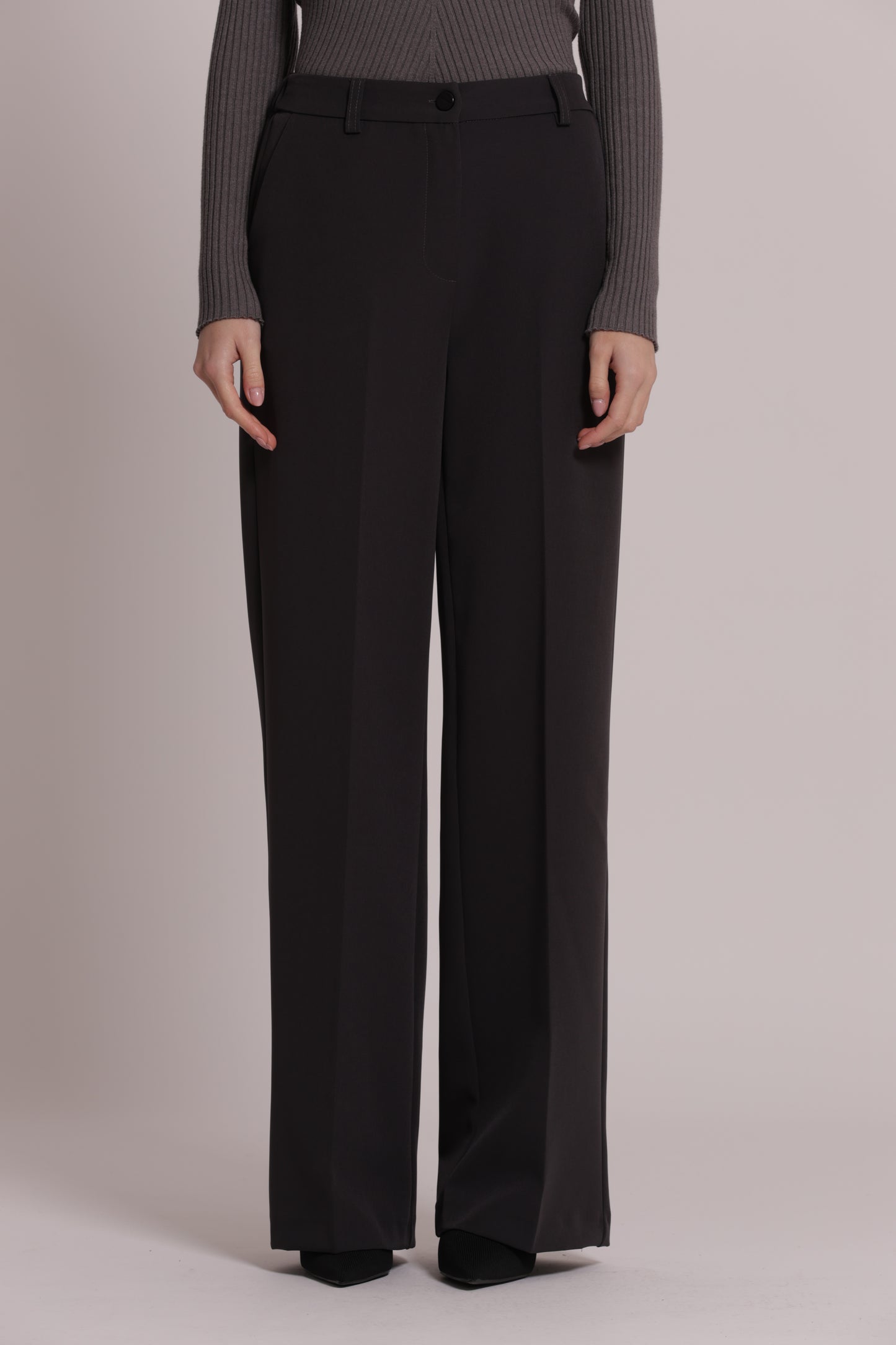 PANTALONE PALAZZO CON ELASTICO DIETRO IN TESSUTO TECNICO