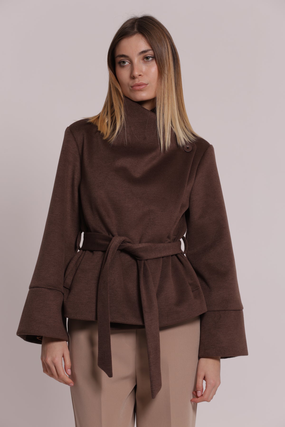 CAPPOTTO CORTO CON CINTURA