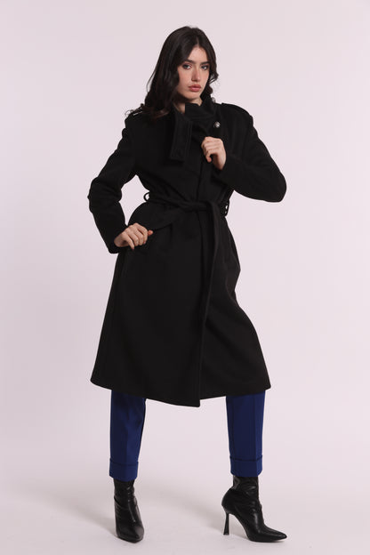CAPPOTTO CON CINTURA E BOTTONI MILITARI