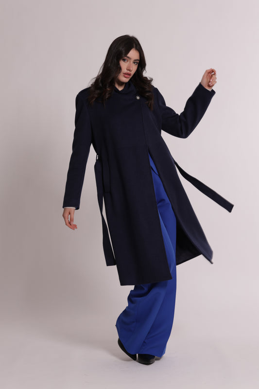 CAPPOTTO CON CINTURA E BOTTONI MILITARI