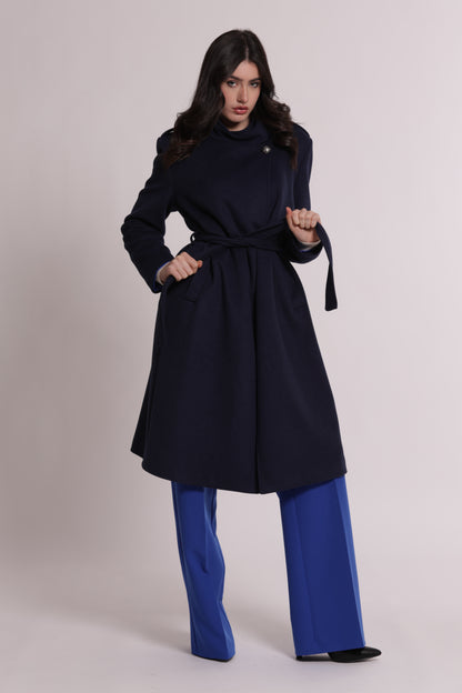 CAPPOTTO CON CINTURA E BOTTONI MILITARI