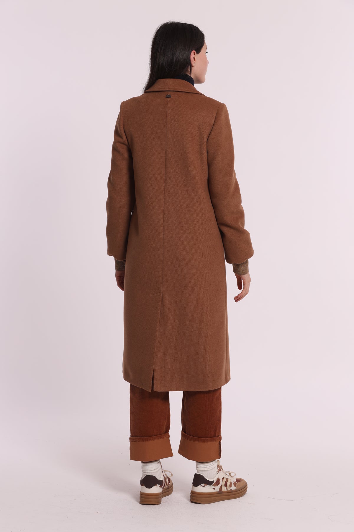 CAPPOTTO LUNGO CON POLSINI