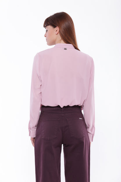 BLUSA CON PIEGHE SUL DAVANTI