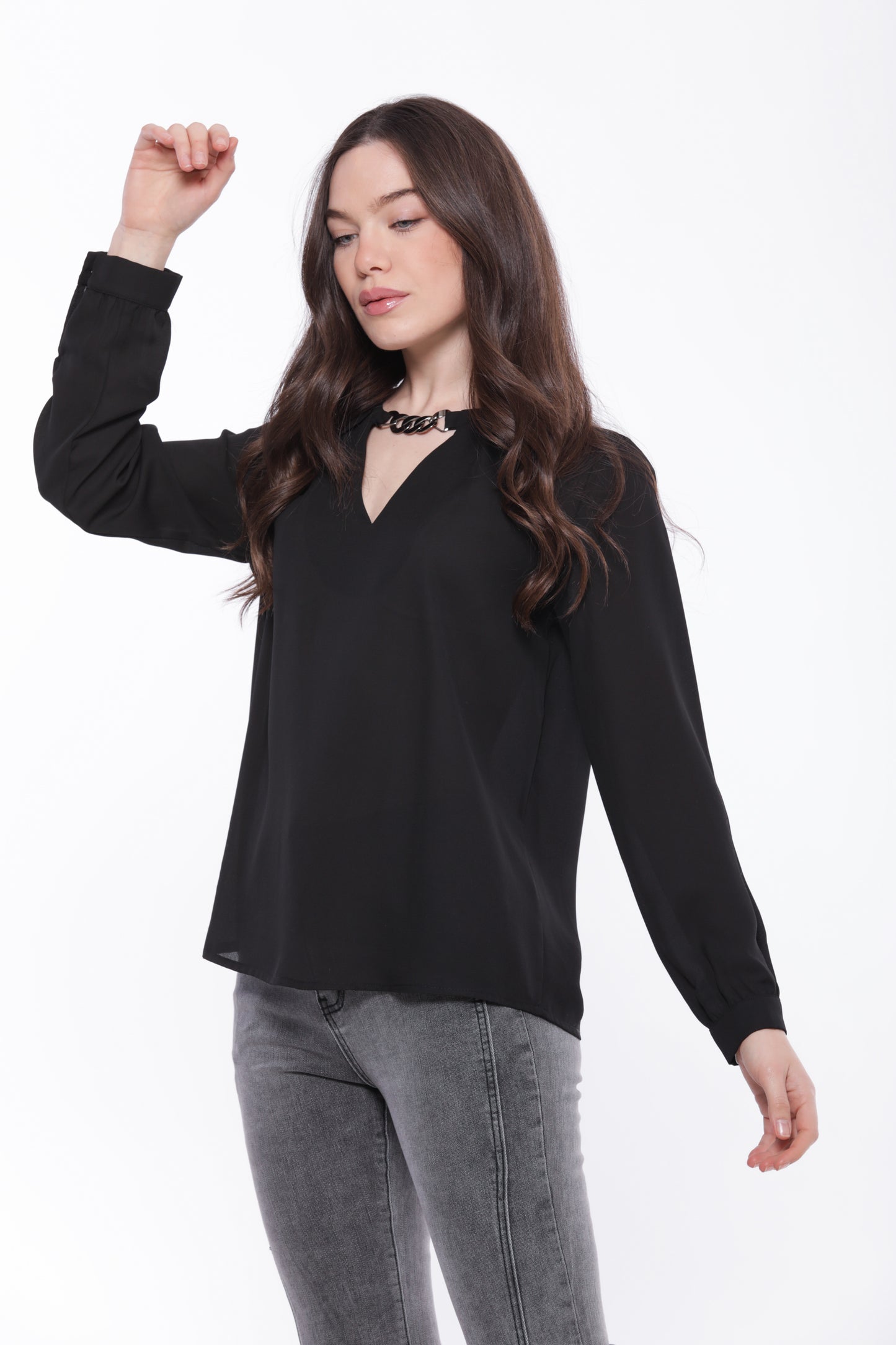 BLUSA CON DETTAGLIO FIBBIA SU COLLO