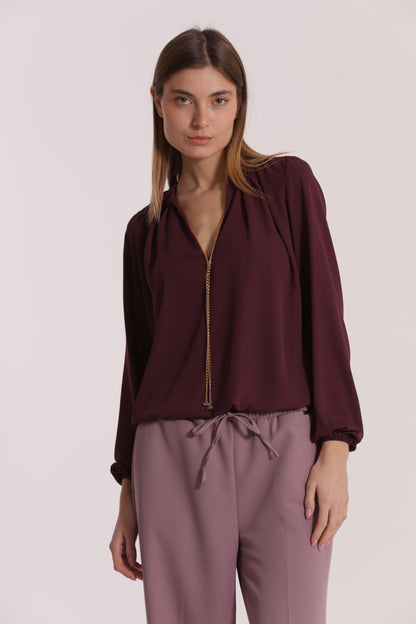 BLUSA CON DETTAGLIO CATENA REMOVIBILE