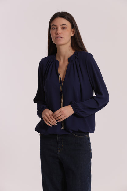 BLUSA CON DETTAGLIO CATENA REMOVIBILE