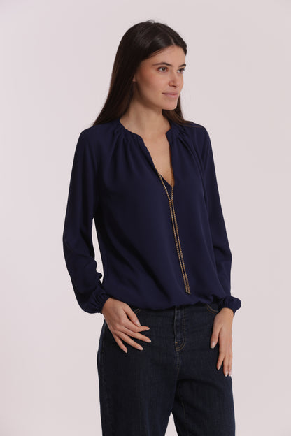 BLUSA CON DETTAGLIO CATENA REMOVIBILE