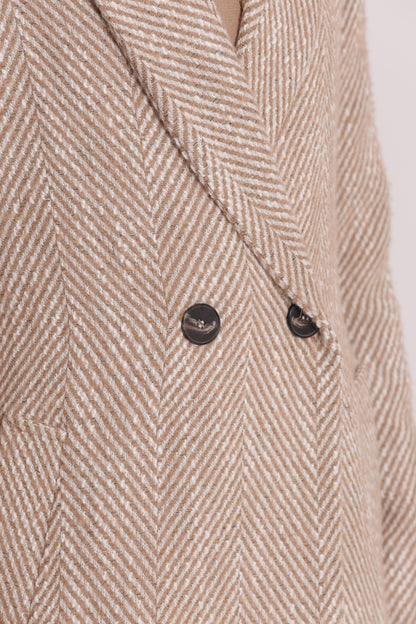 CAPPOTTO LUNGO SPIGATO CON FIORE SU COLLO