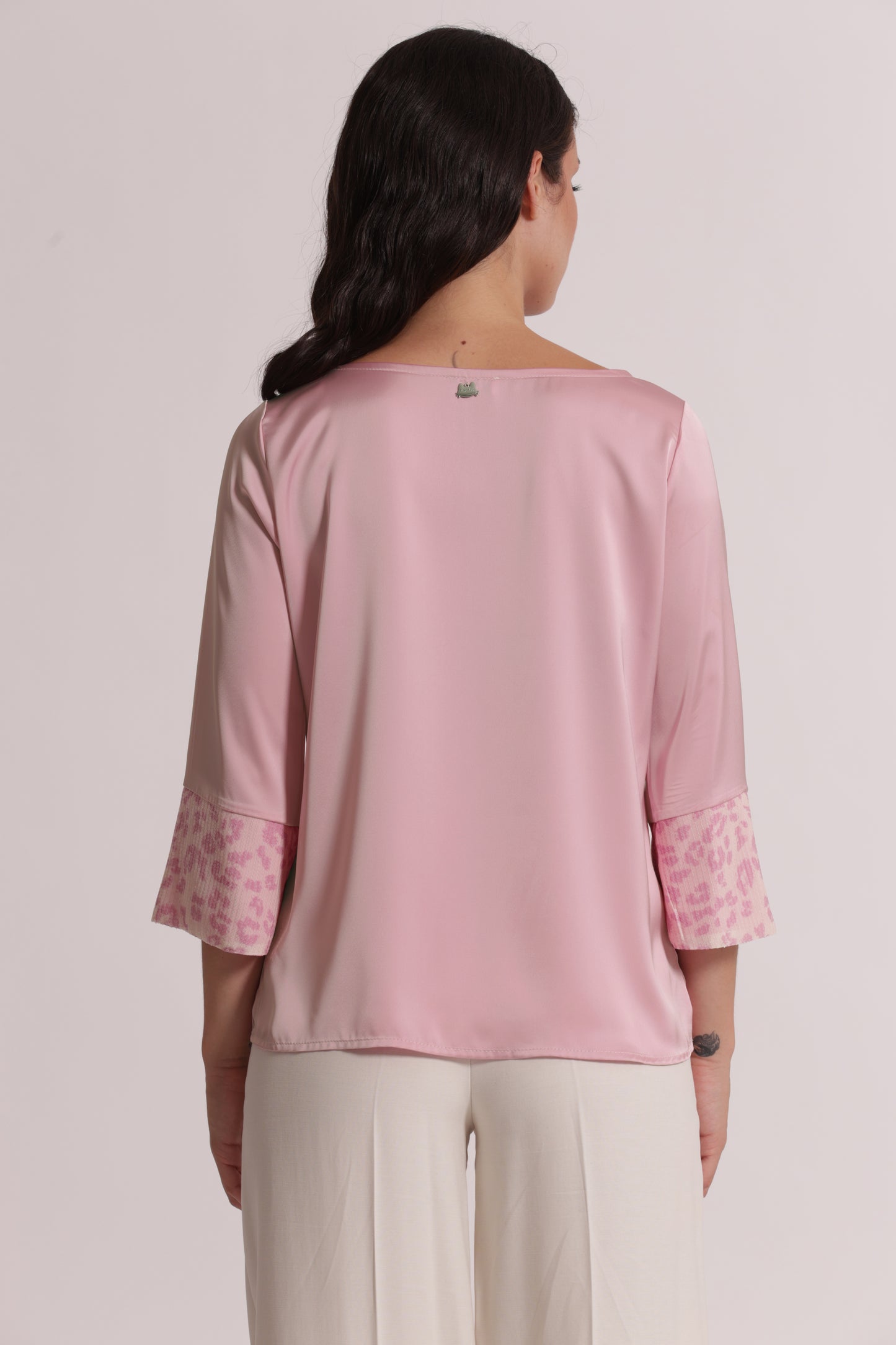 BLUSA CON PAILLETTES IN FANTASIA ANIMALIER
