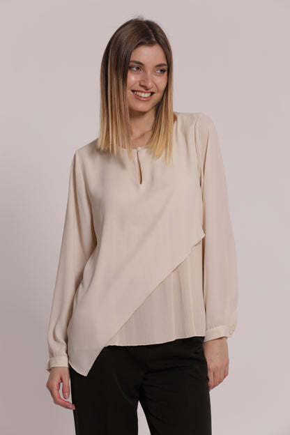 BLUSA CON APERTURA FRONTALE DIAGONALE