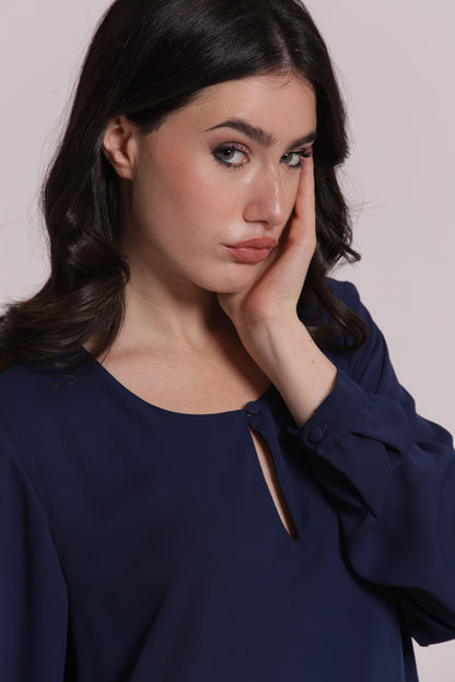 BLUSA CON APERTURA FRONTALE DIAGONALE