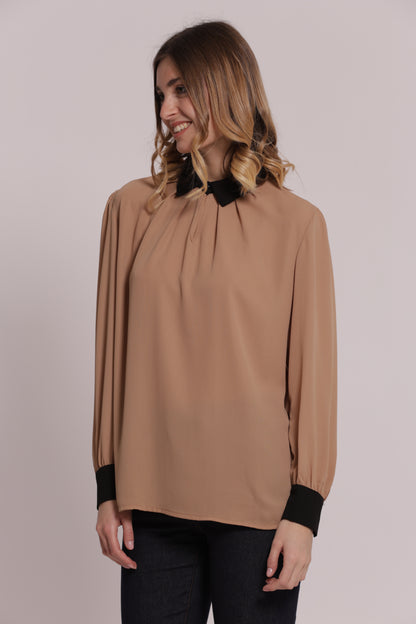 BLUSA CON CON COLLETTO E POLSINI A CONTRASTO