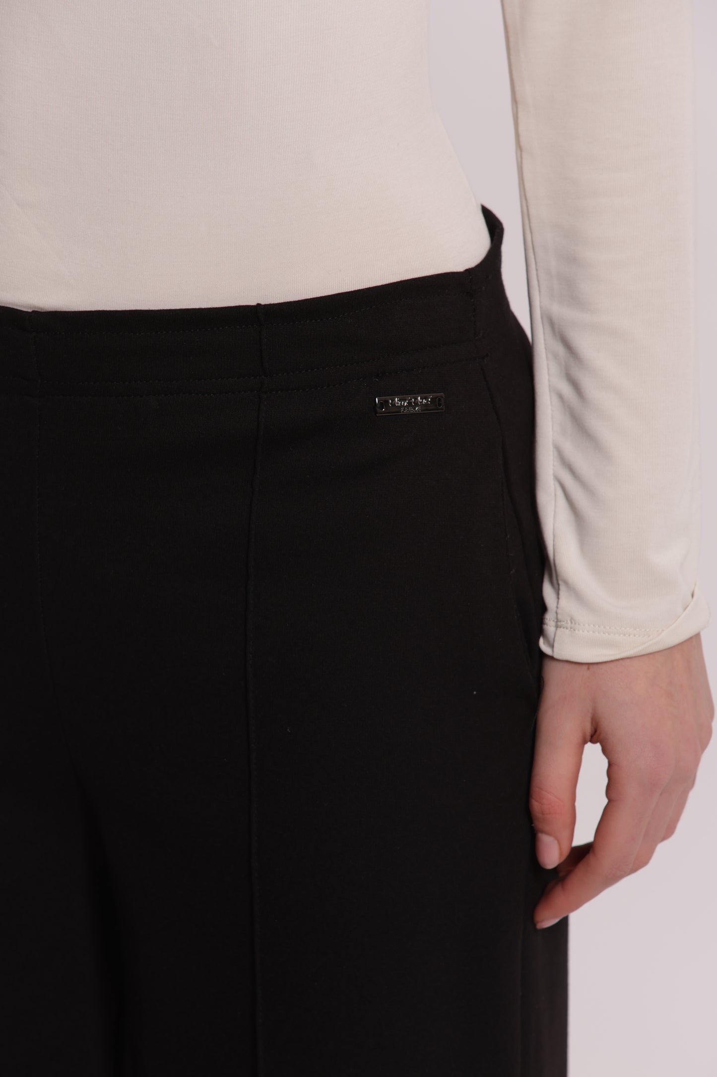 PANTALONE CON SPACCO IN PUNTO MILANO