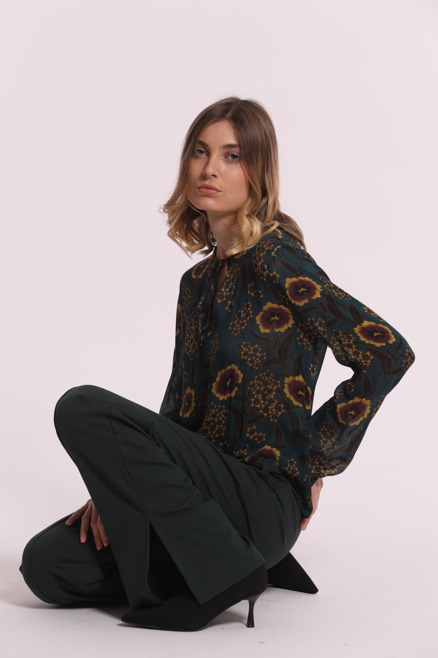 PANTALONE CON SPACCO IN PUNTO MILANO