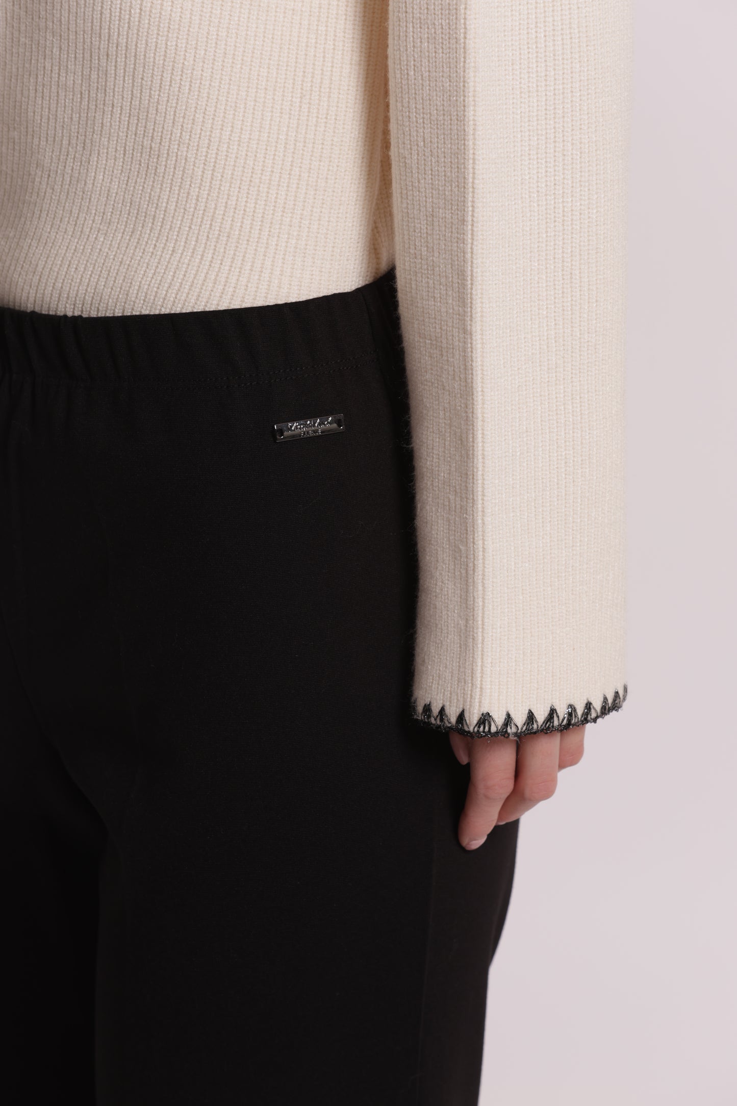 PANTALONE CON RISVOLTO IN PUNTO MILANO