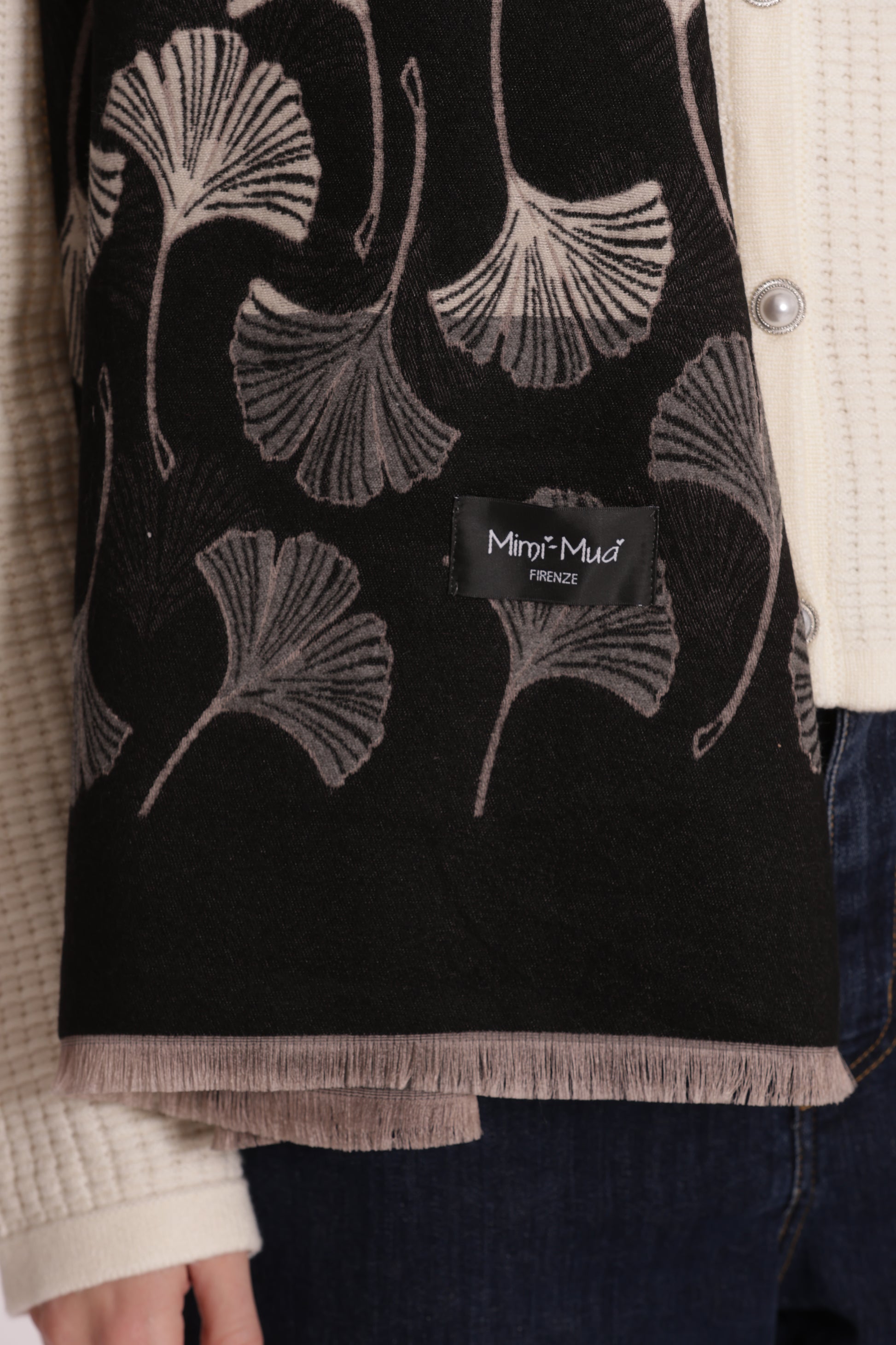 SCIARPA CON FOGLIE GINKGO