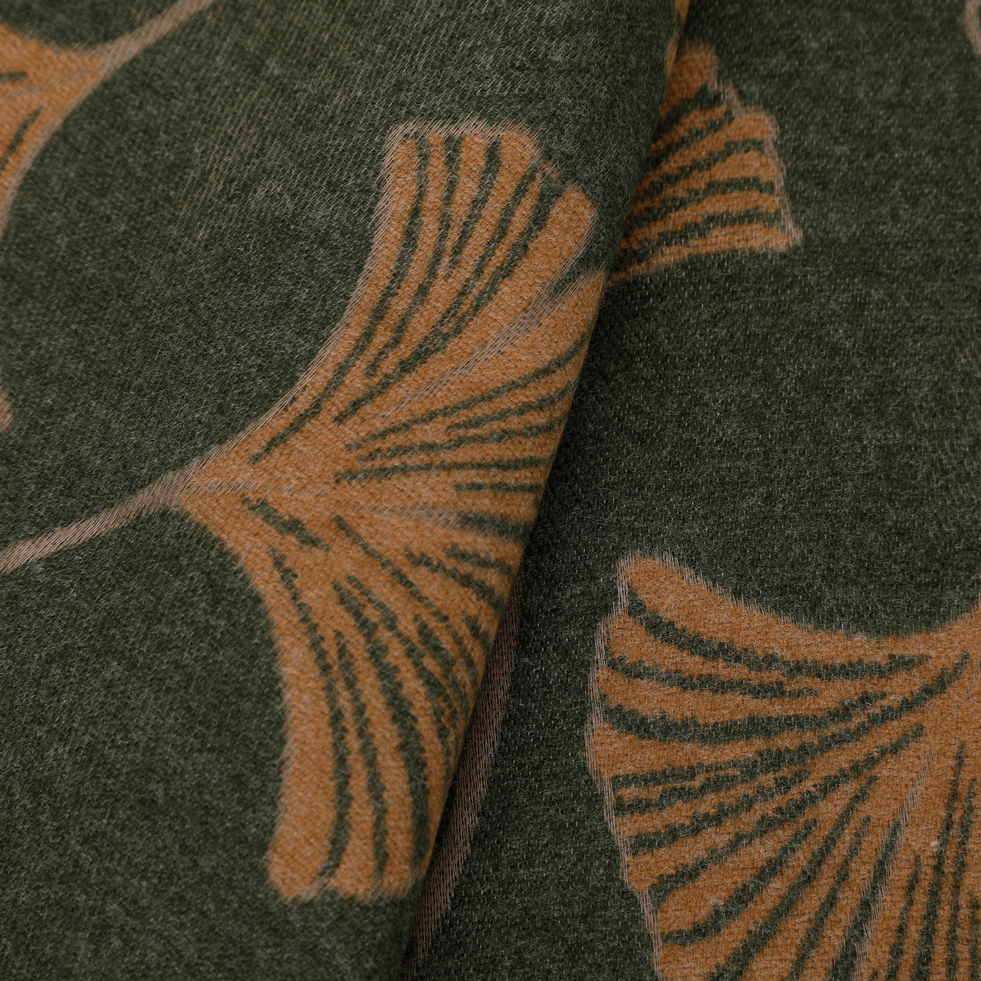 SCIARPA CON FOGLIE GINKGO