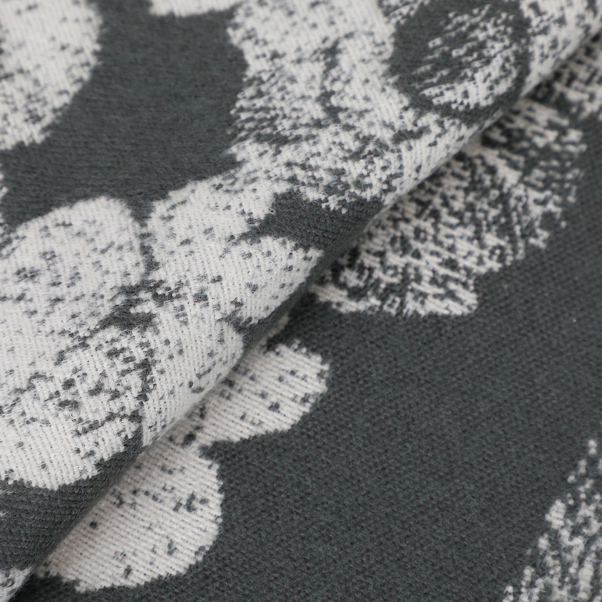 SCIARPA CON FIORI E CORNICE