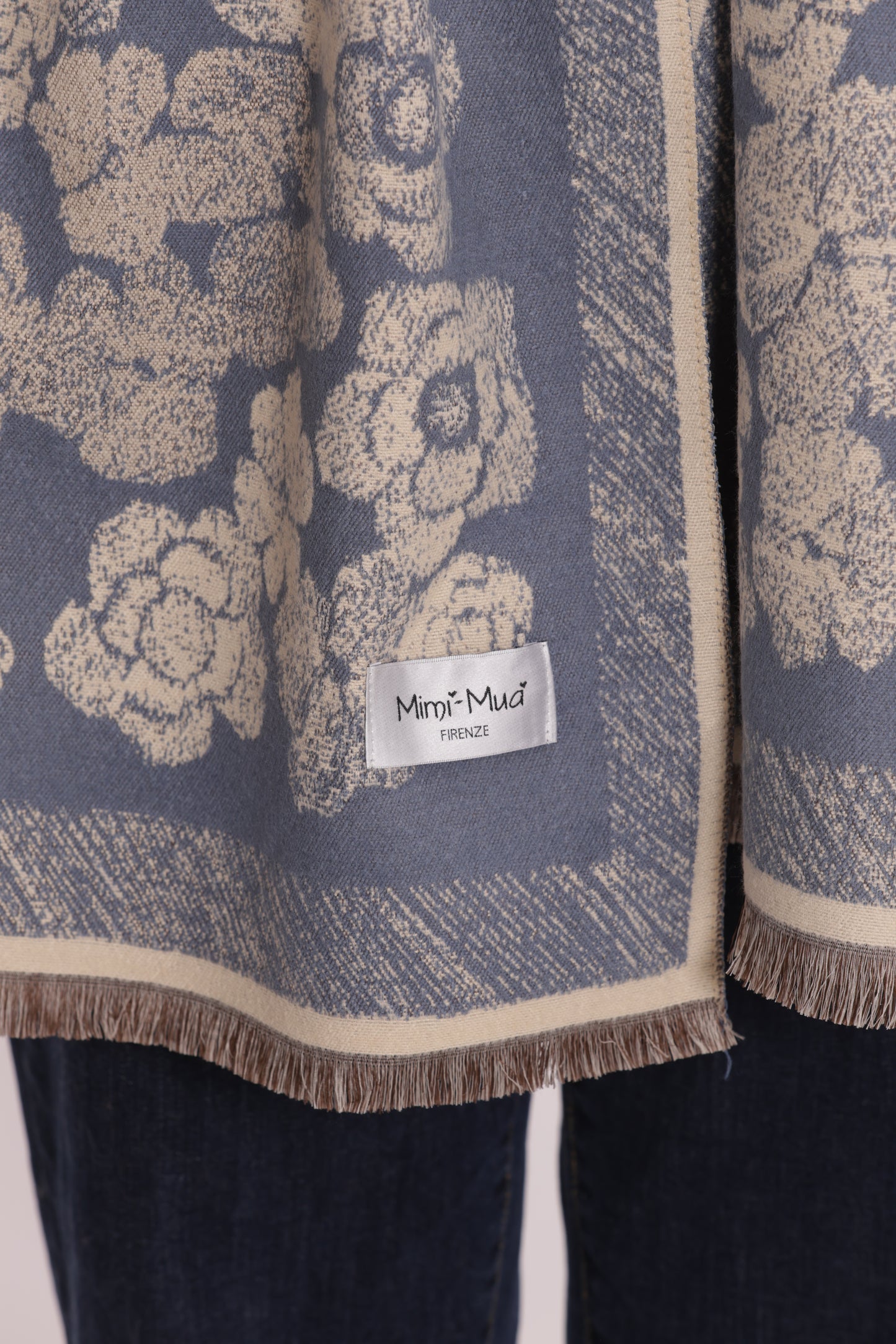 SCIARPA CON FIORI E CORNICE