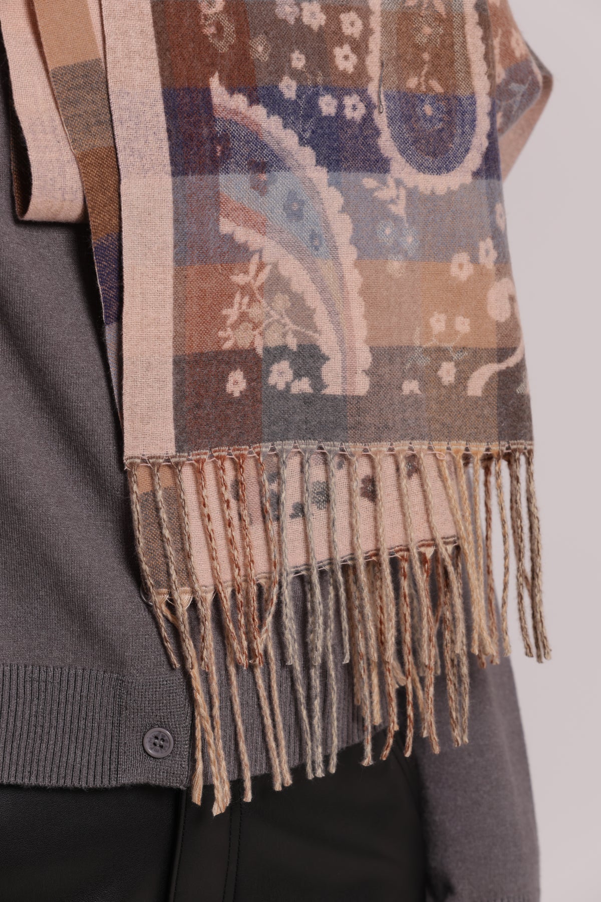 SCIARPA CON DISEGNO PAISLEY