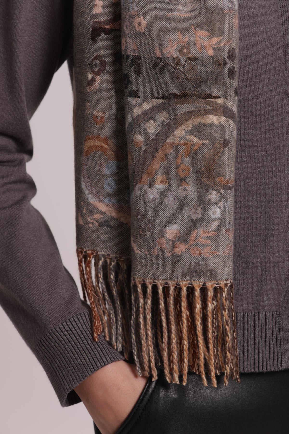 SCIARPA CON DISEGNO PAISLEY