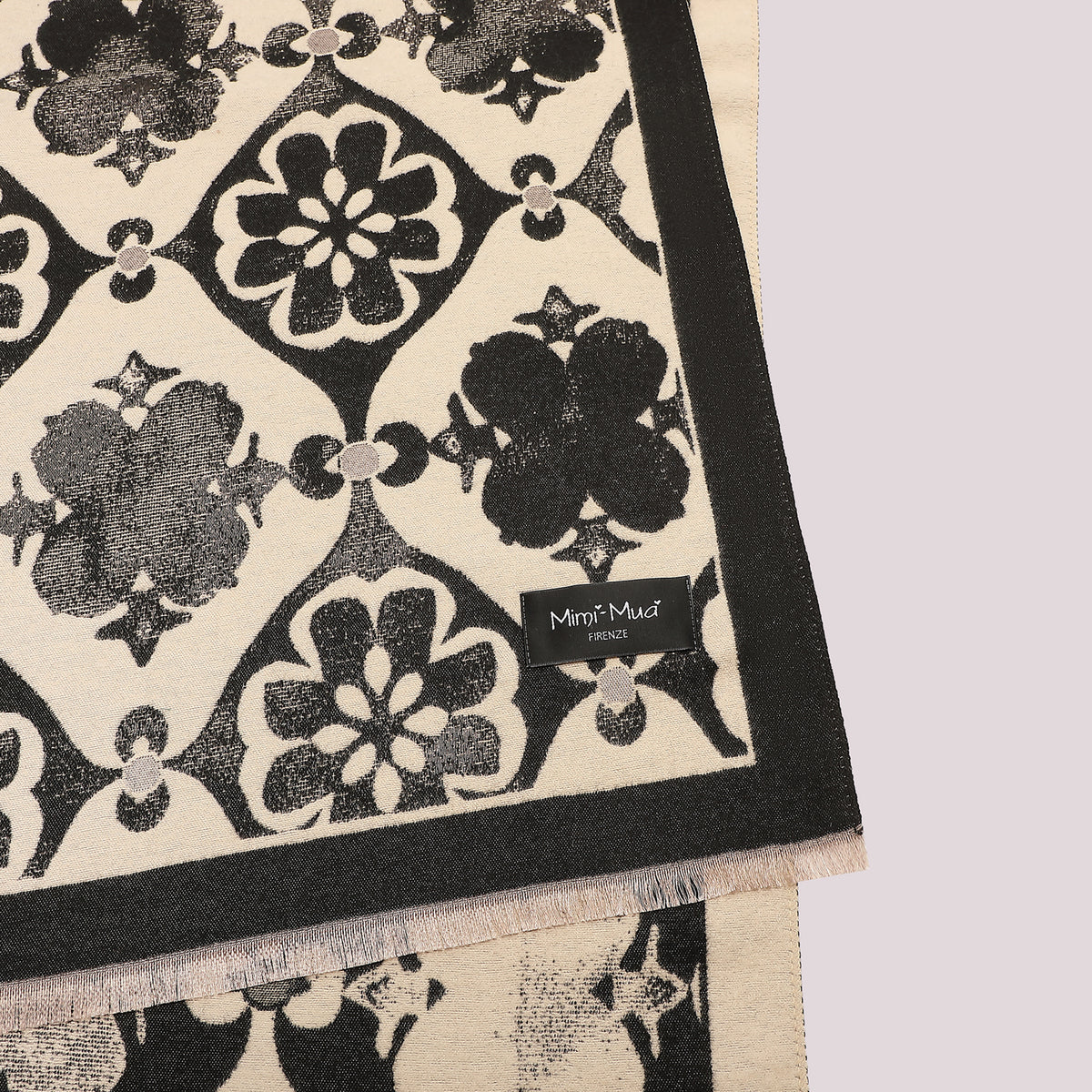 SCIARPA CON ORNAMENTI E FIORI ASTRATTI