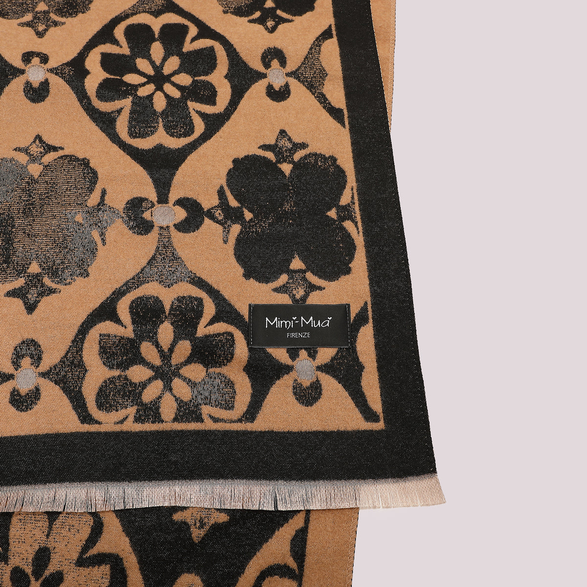 SCIARPA CON ORNAMENTI E FIORI ASTRATTI