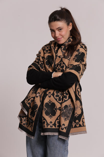SCIARPA CON ORNAMENTI E FIORI ASTRATTI