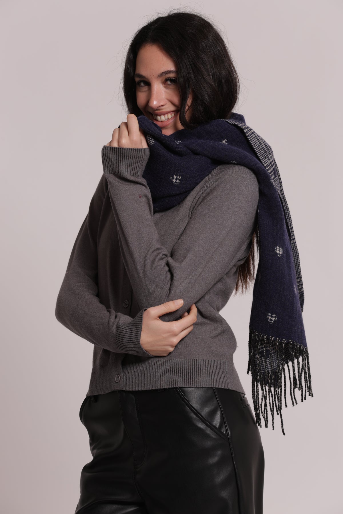 SCIARPA CON RIGHE E CUORICINI