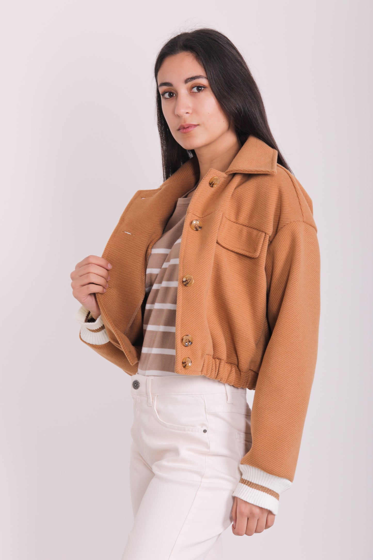 CAPPOTTO CROPPED CON TASCHE