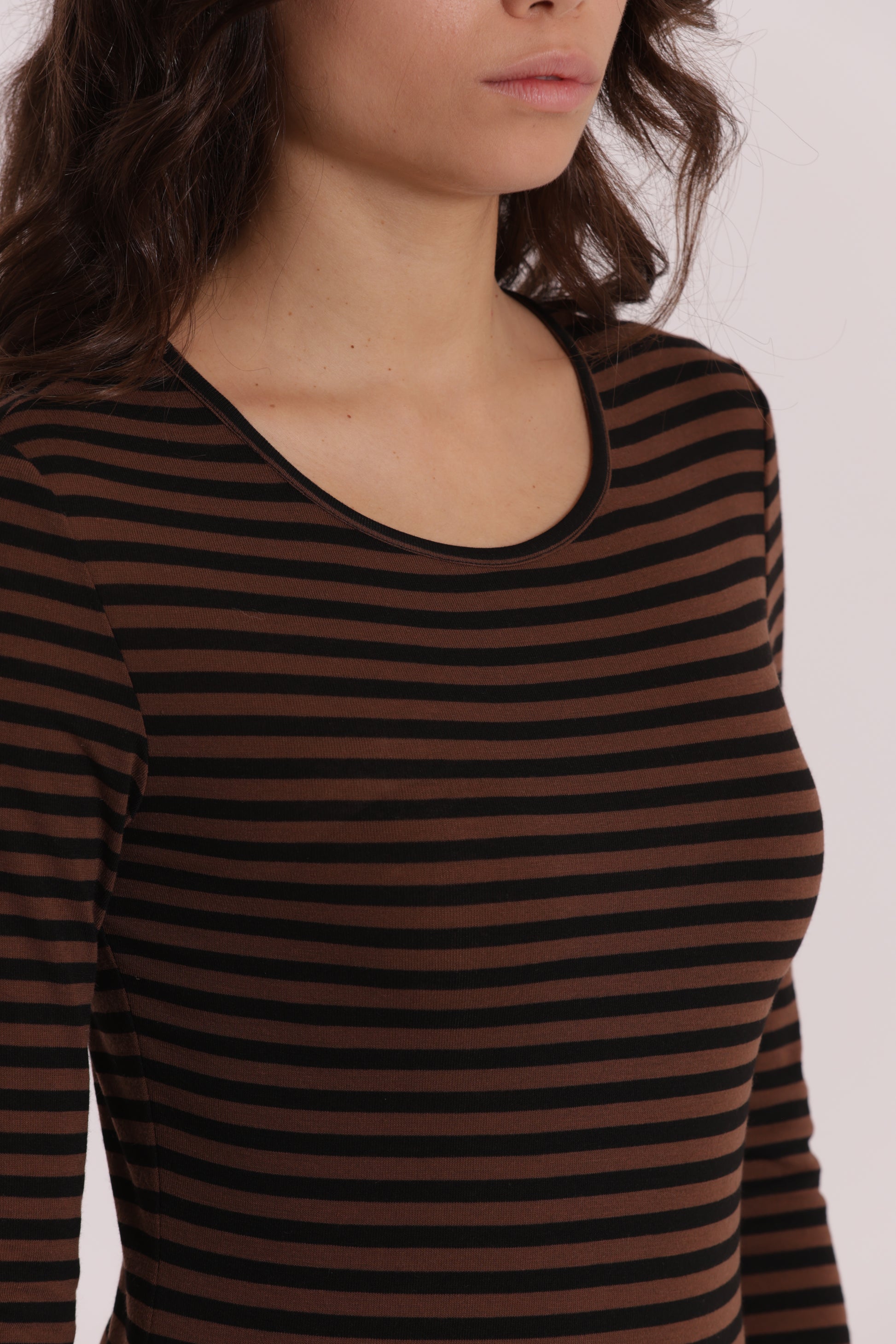 MAGLIA SCOLLO TONDO A RIGHE