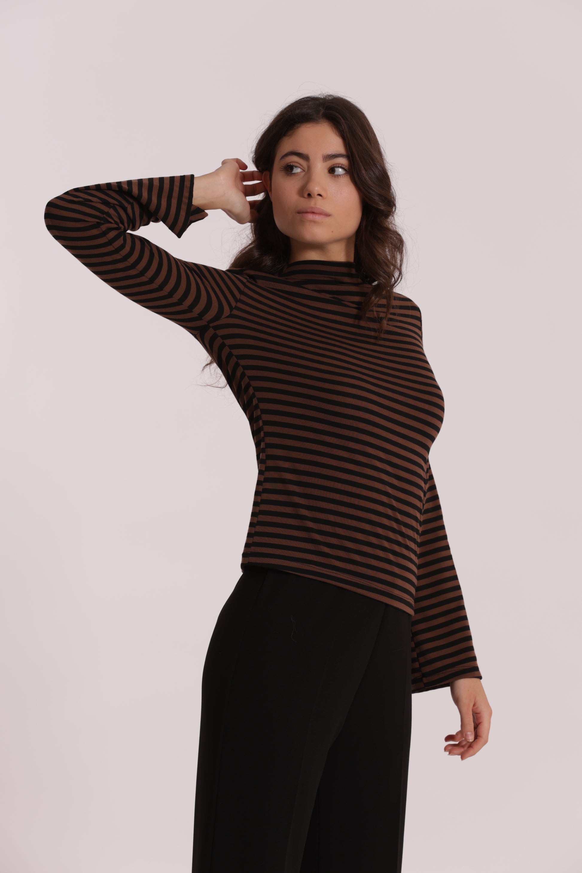 MAGLIA COLLO A VULCANO A RIGHE