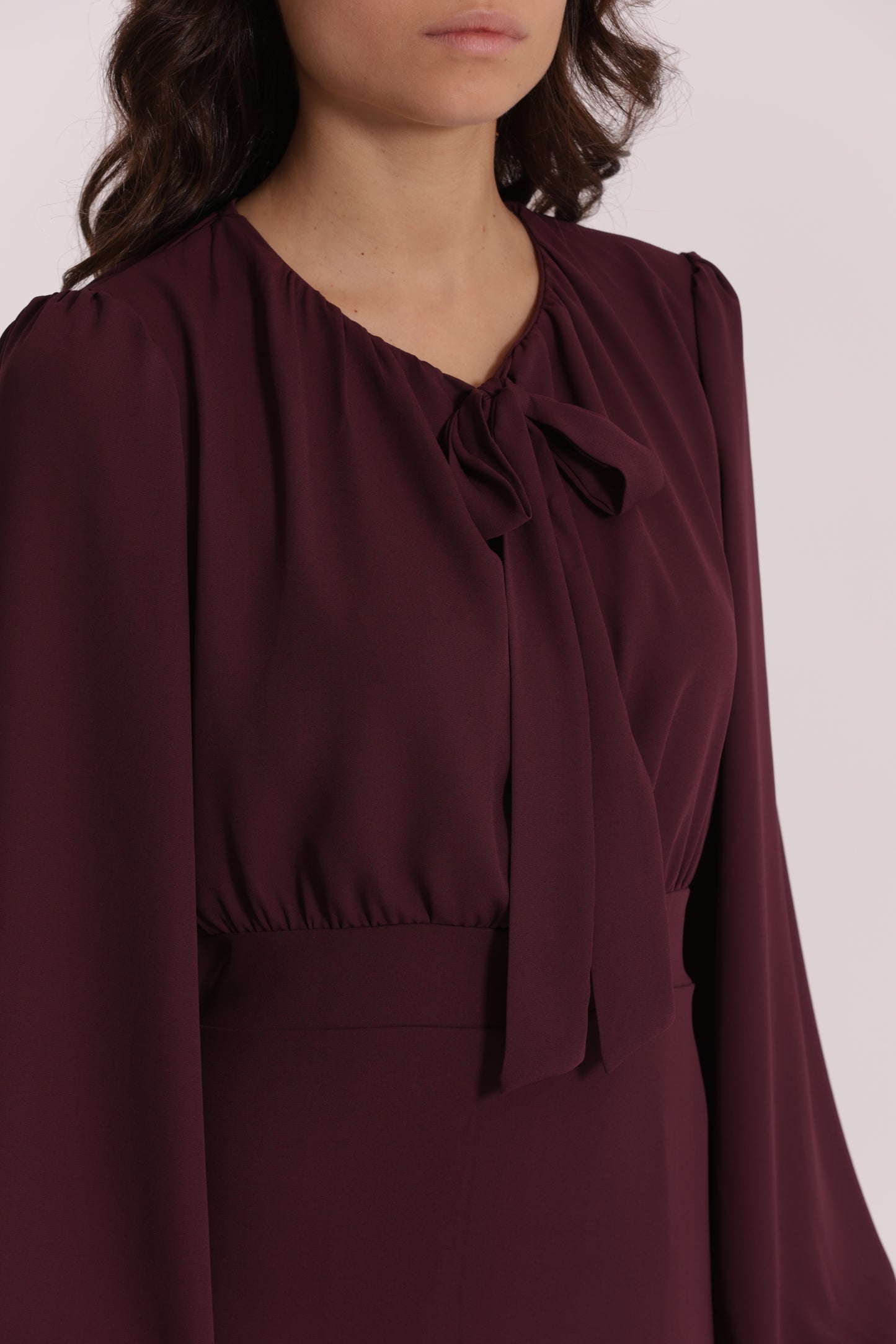 ABITO CORTO IN GEORGETTE CON ROUCHES