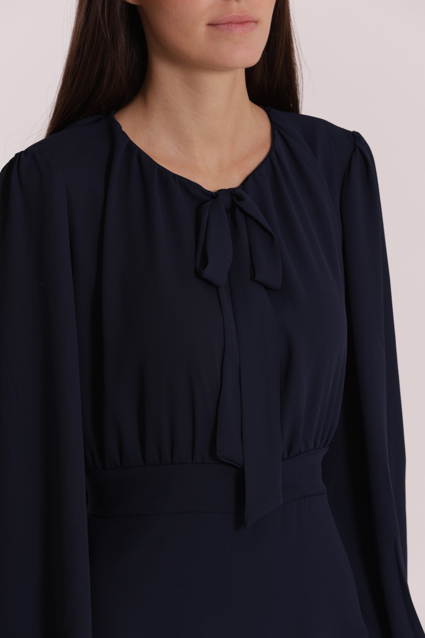 ABITO CORTO IN GEORGETTE CON ROUCHES
