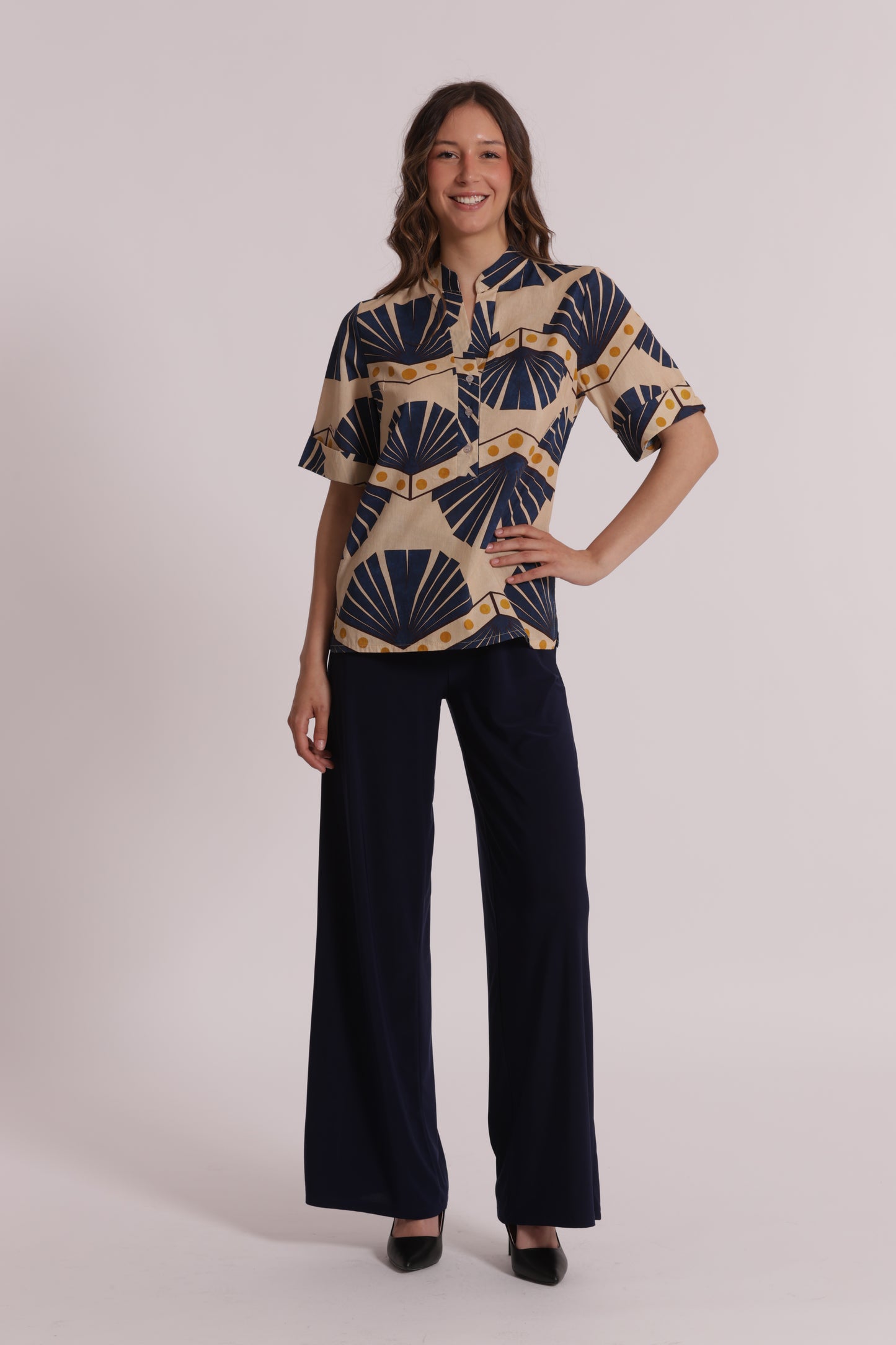BLUSA A MANICHE CORTE IN FANTASIA