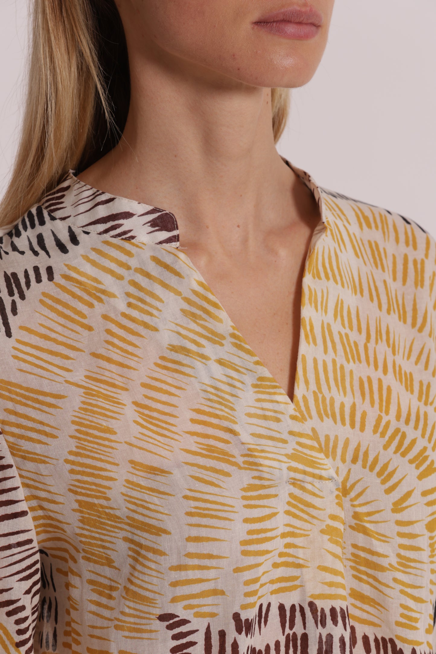 BLUSA IN FANTASIA GRAFFIO